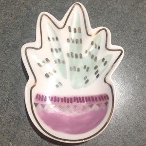 Ceramic dish